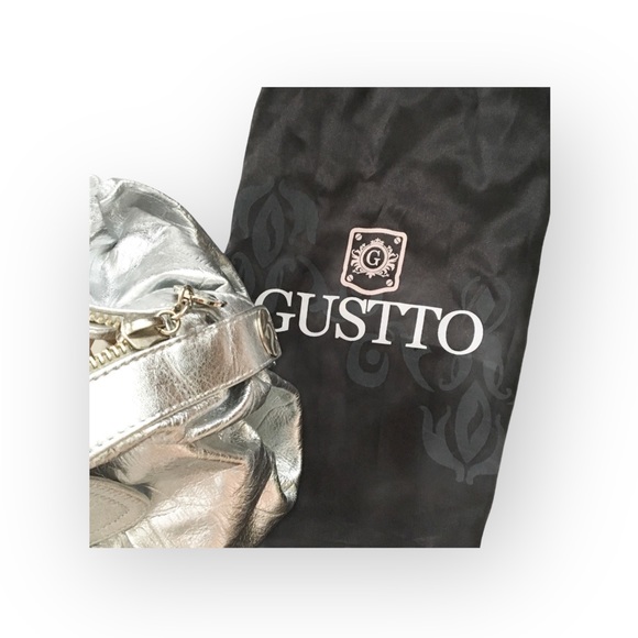 Rare: new Gustto Cala Bag ☻ Blogger Favorite ☻ Metallic Silver Leather ☻ Luxury - Picture 8 of 15
